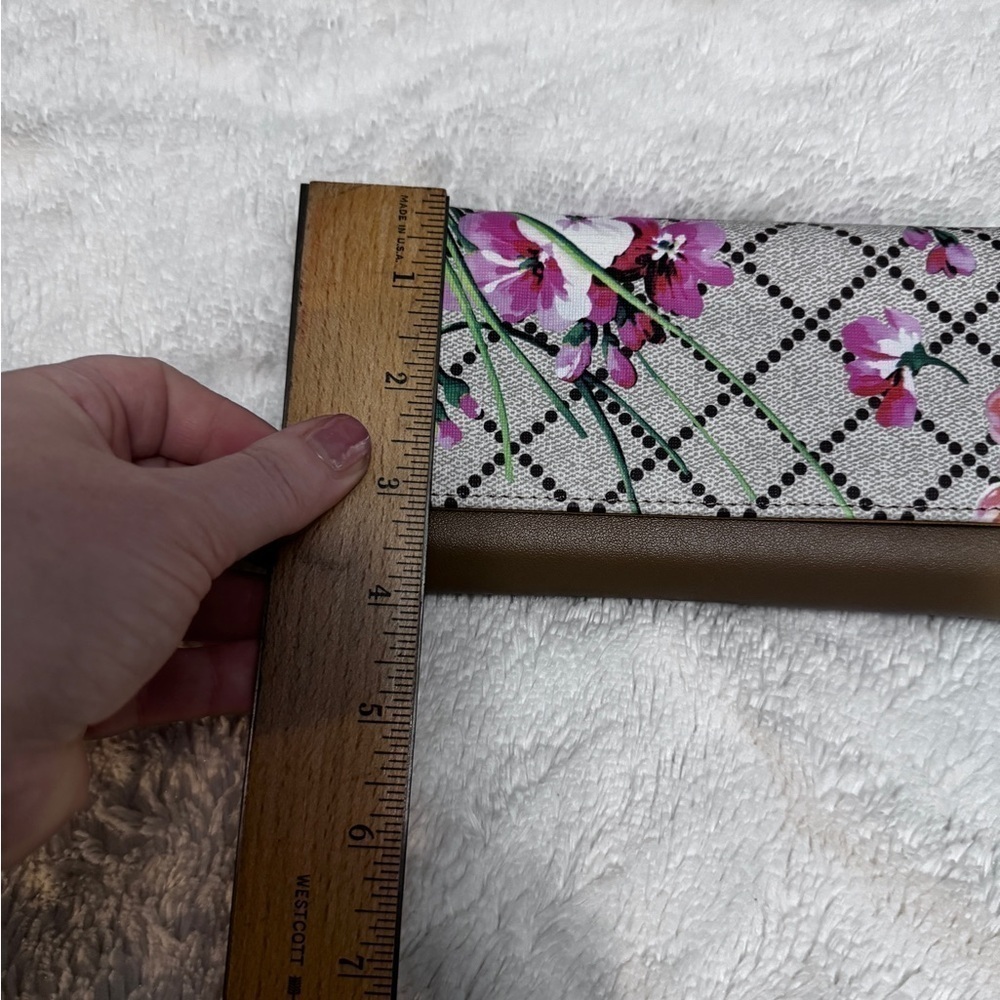 AR New York Floral Print Wallet with Matching Wristlet Strap - Picture 2 of 8
